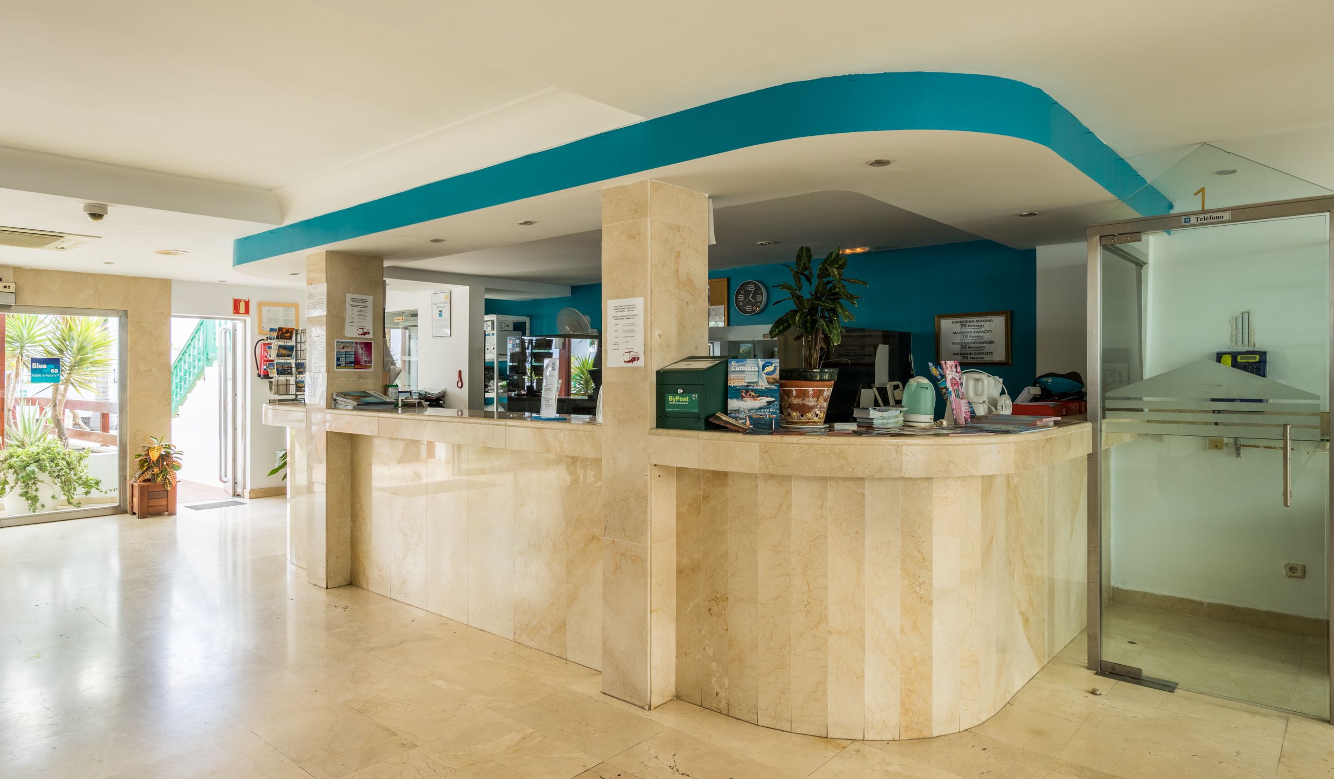 Receptionist
